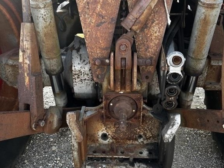 massey-ferguson-1105-image-4