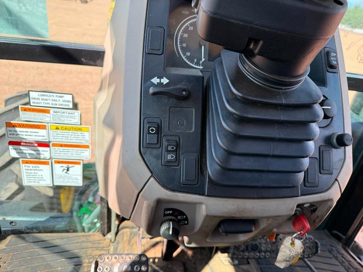2017-john-deere-6120e-image-61