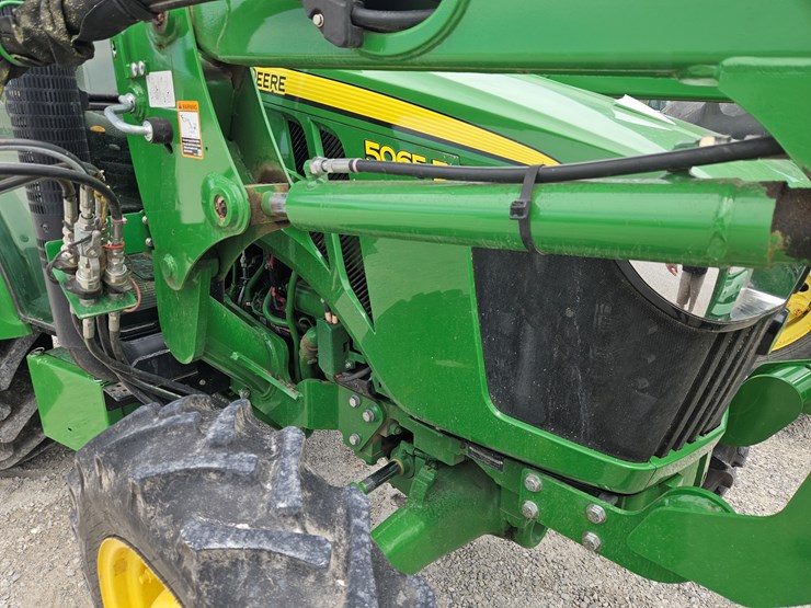 2019-john-deere-5065e-image-7