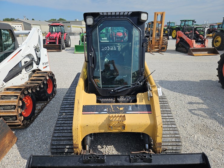 2004-caterpillar-277-image-4