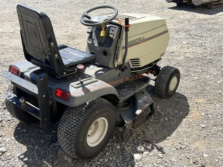 white-by-mtd-42"-16hp-riding-mower-image-5