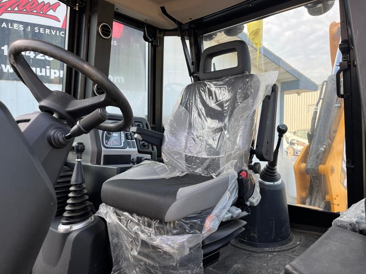 2022-jcb-3cx-image-27
