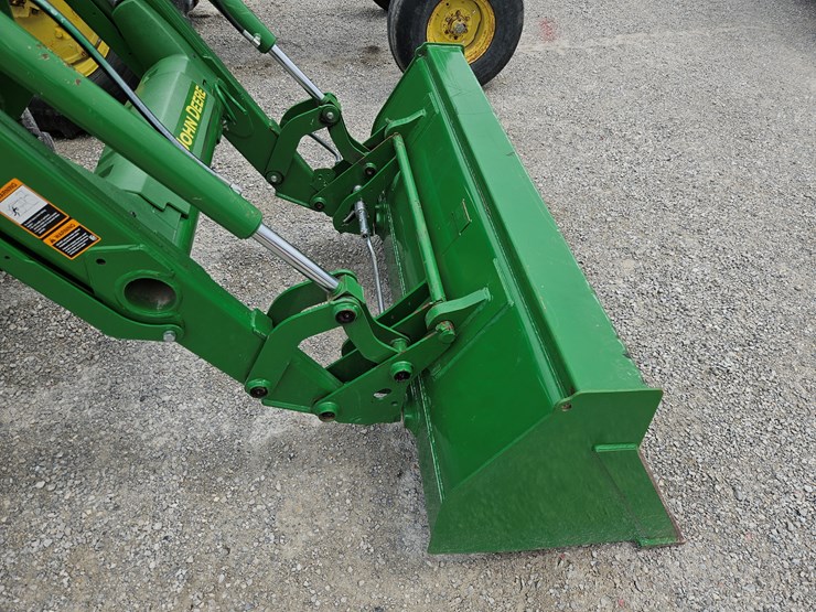 2019-john-deere-5065e-image-5