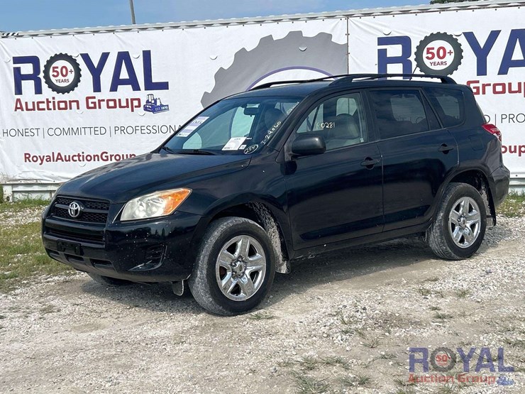 2011-toyota-rav4-image-1