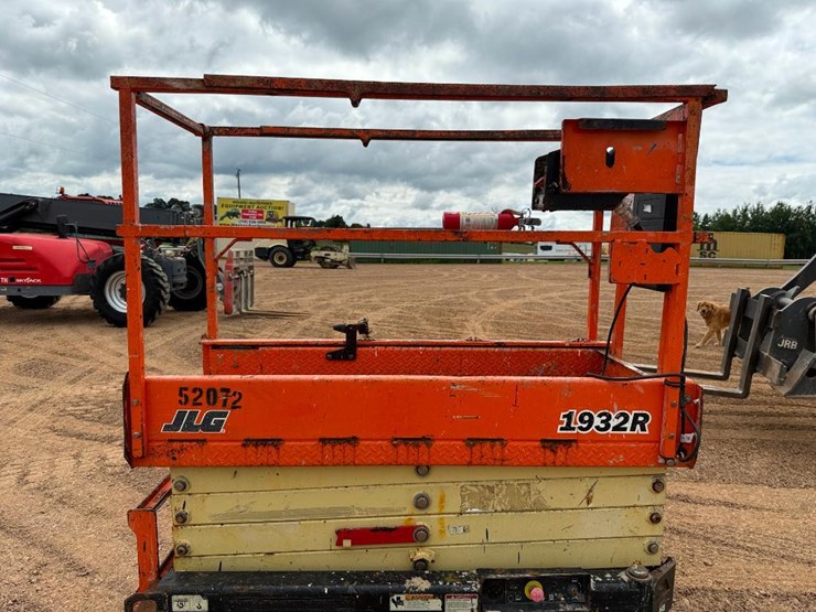 2017-jlg-1932r-image-18