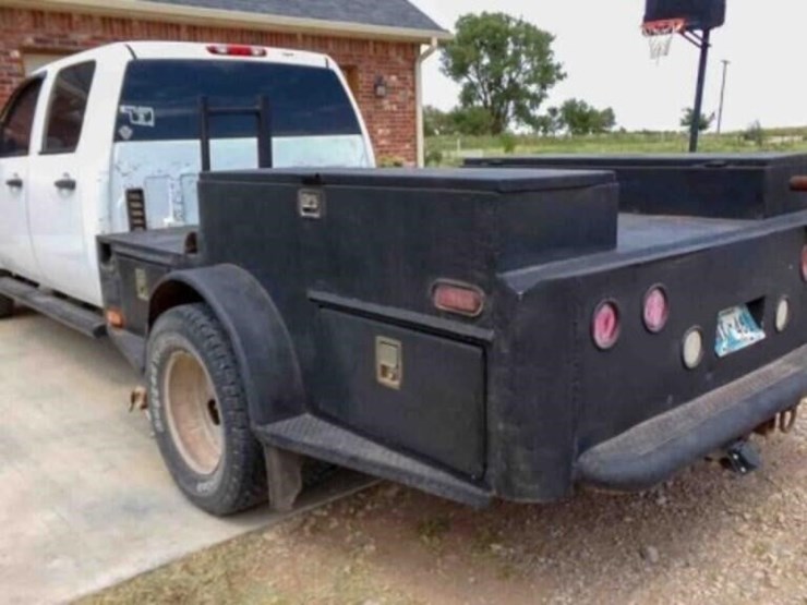 2011-chevy-4-door-dually-weld-bed-image-12