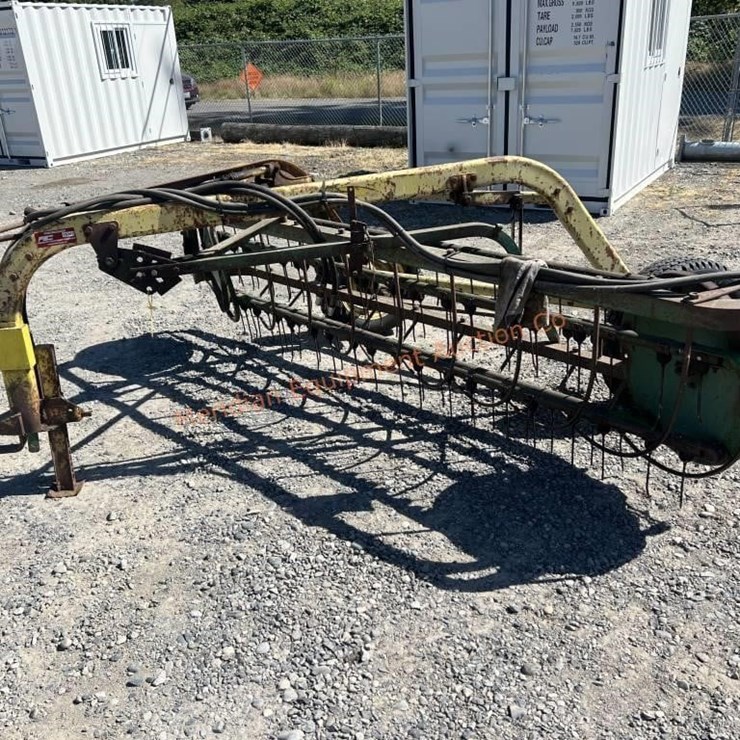 JOHN DEERE 640