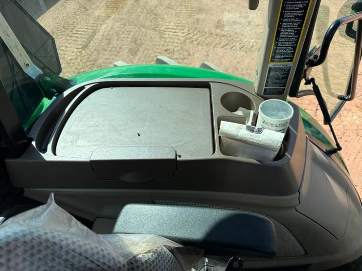 2017-john-deere-6120e-image-66