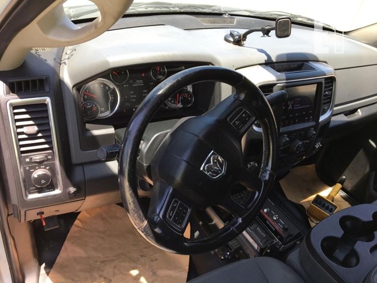 2018-ram-5500-slt-image-7