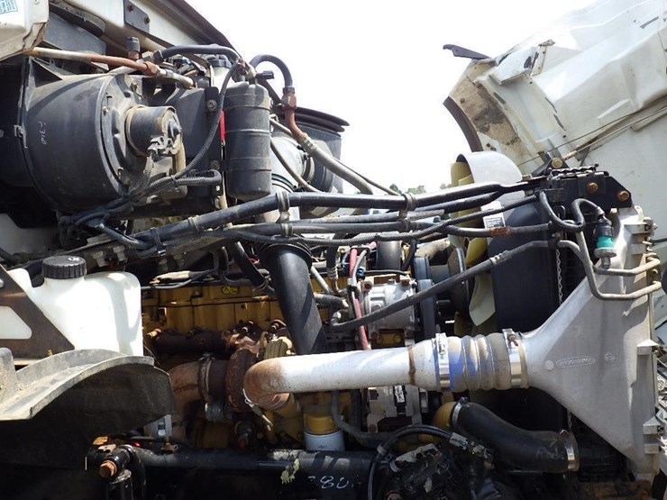 2005-sterling-lt8500-image-32