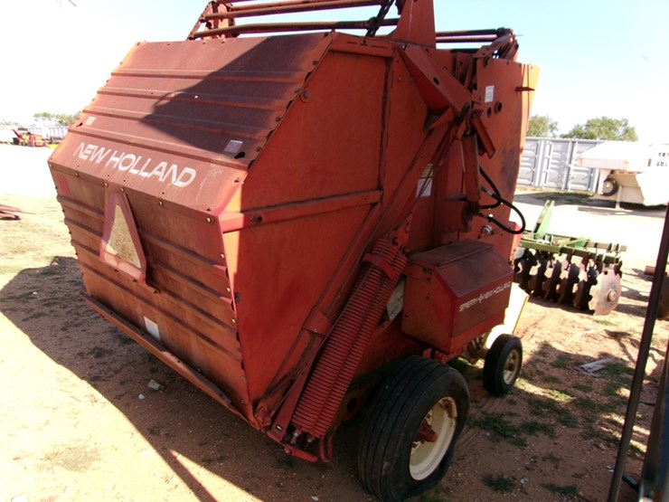 new-holland-847-image-2