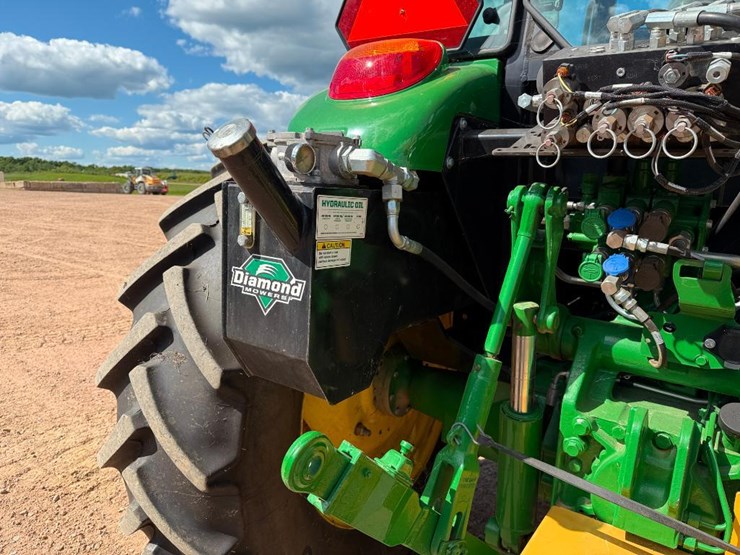 2017-john-deere-6120e-image-42