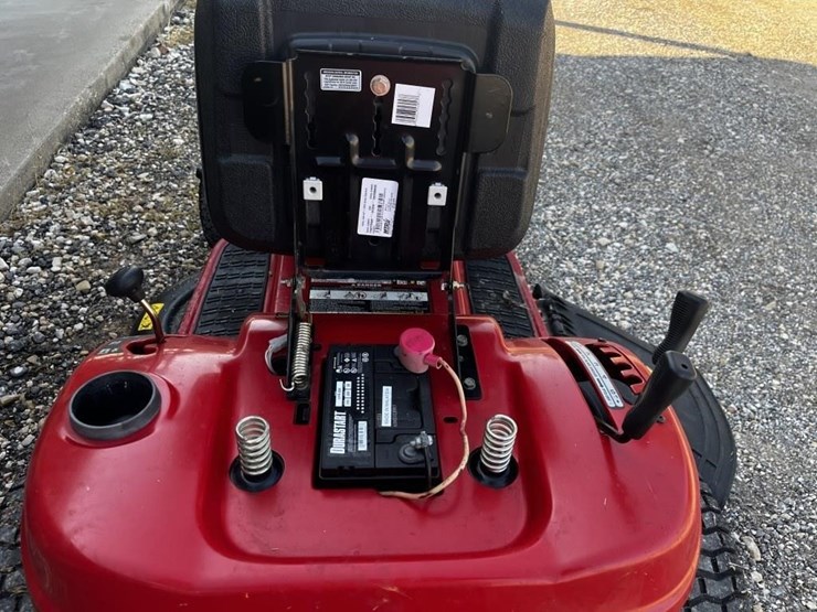 huskee-lt4200-image-4
