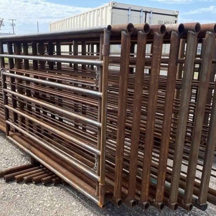 L2 - (10) 24' Freestanding Panels