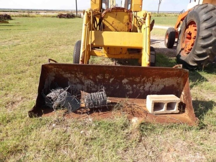 john-deere-300-image-9
