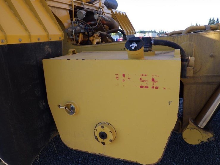 2011-caterpillar-770-image-45