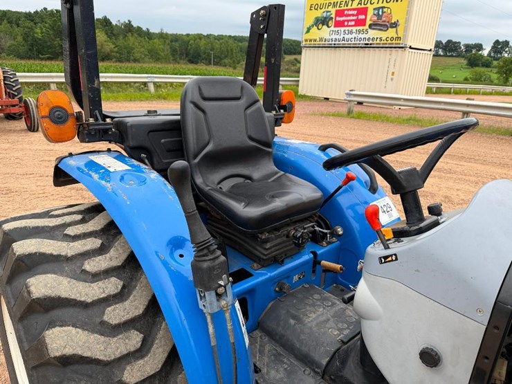 2010-new-holland-boomer-30-image-40