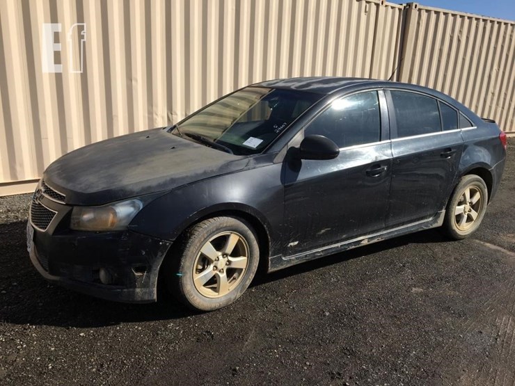 2011-chevrolet-cruze-image-1
