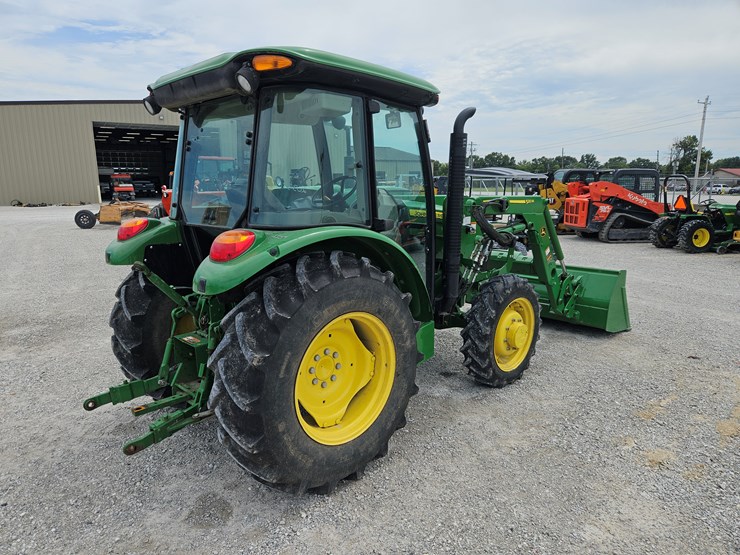 2019-john-deere-5065e-image-9