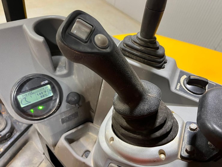 jcb-35z-1-image-32