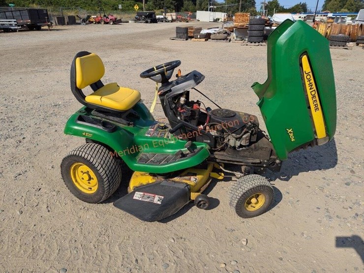 john-deere-x304-image-9
