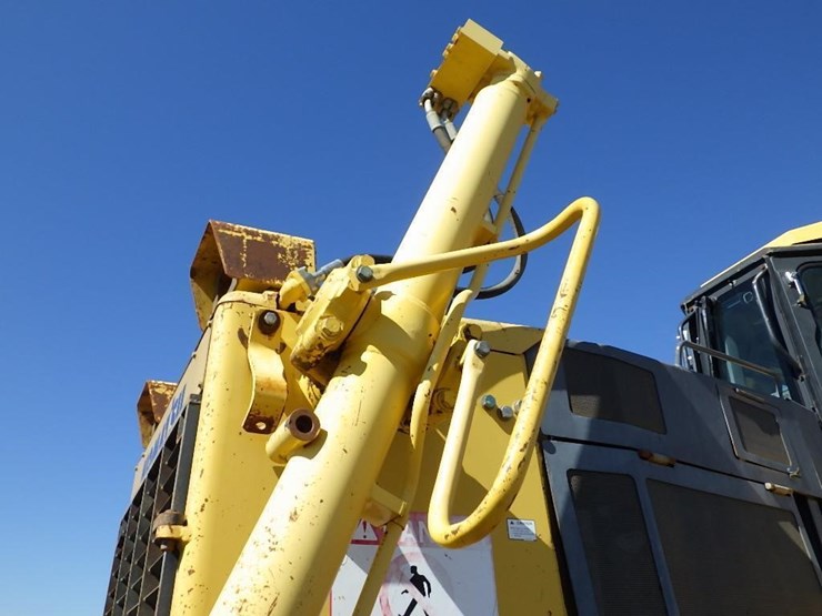 2004-komatsu-d275ax-5-image-15