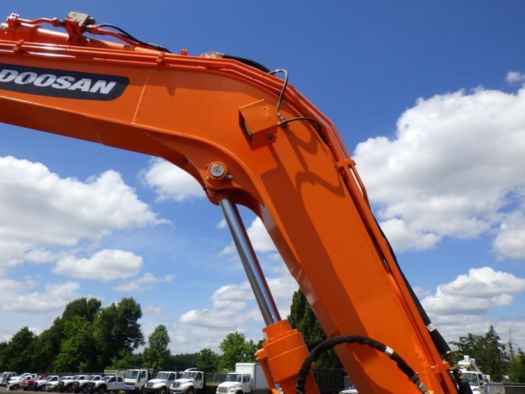 2021-doosan-dx85r-3-image-17