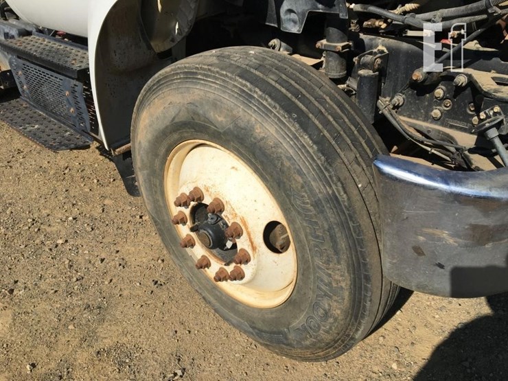 2012-ford-f750-image-10