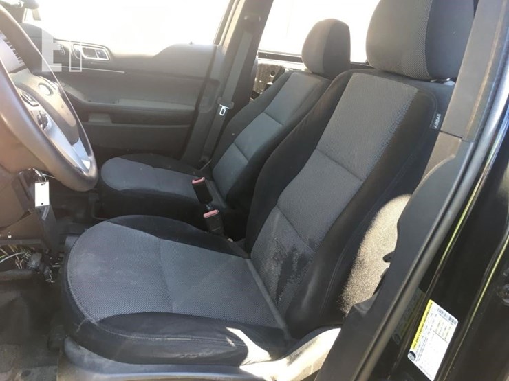 2015-ford-explorer-image-8