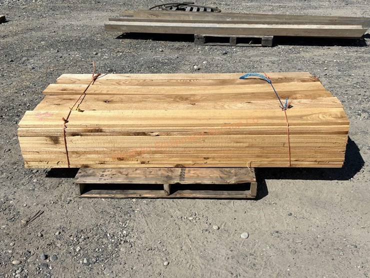 ~72--cedar-pieces-~1"x6"x6'-image-1
