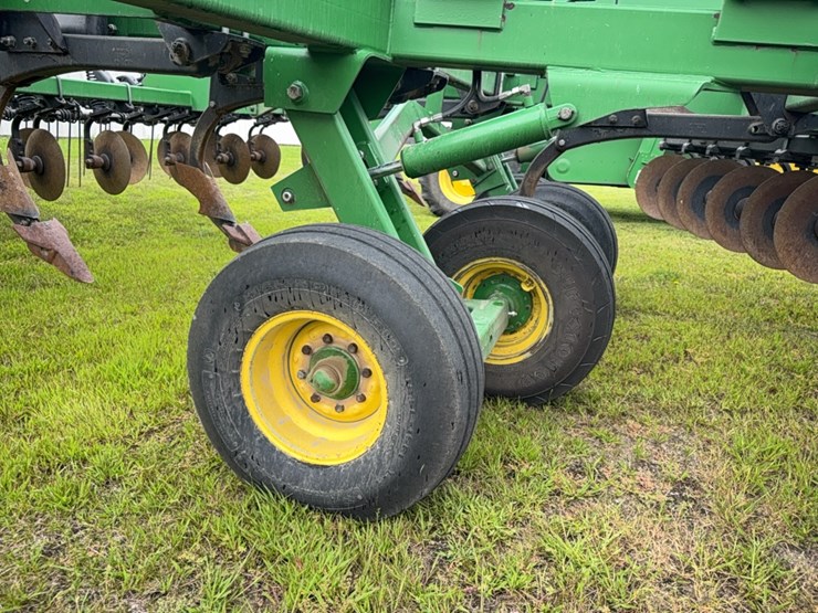 john-deere-2700-image-6