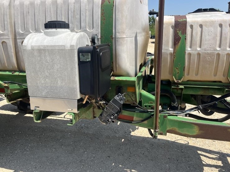 l2--1000-gallon-60'-great-plains-sprayer-image-25