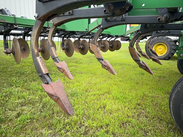 john-deere-2700-image-7