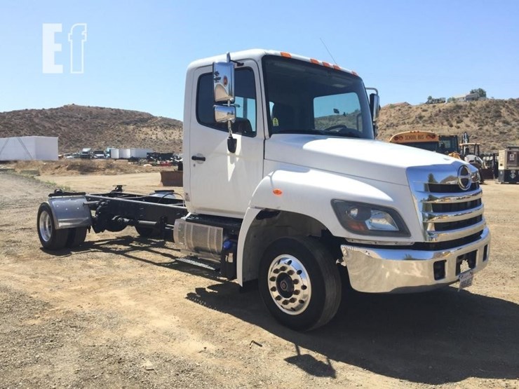 2017-hino-268a-image-2