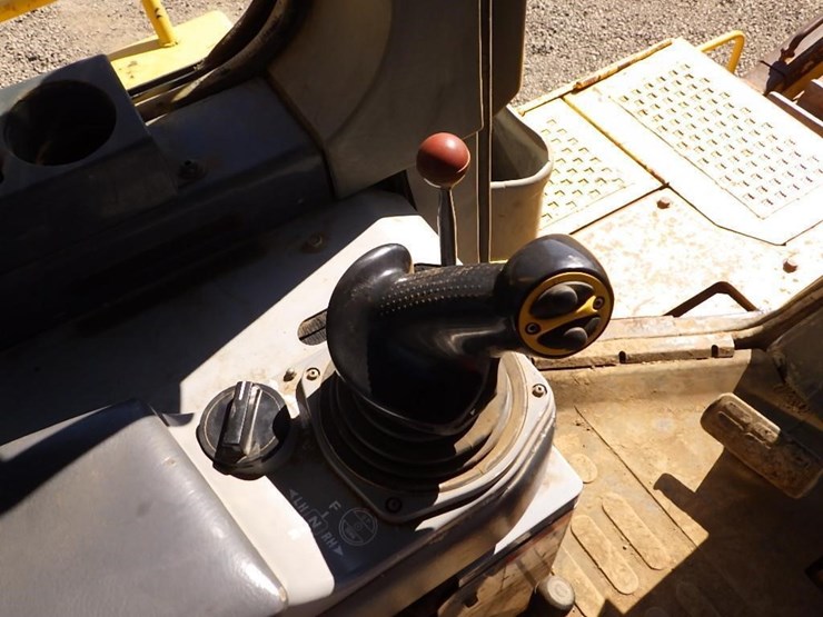 2004-komatsu-d275ax-5-image-59