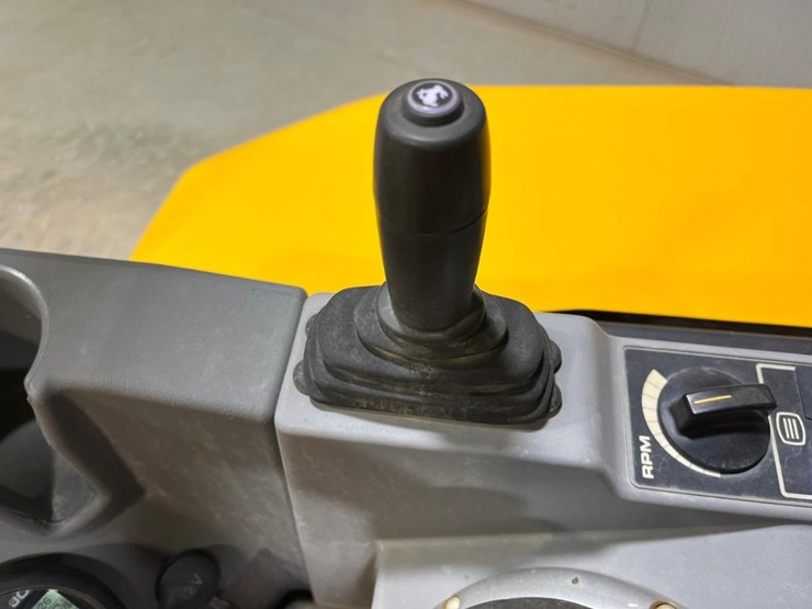 jcb-35z-1-image-33
