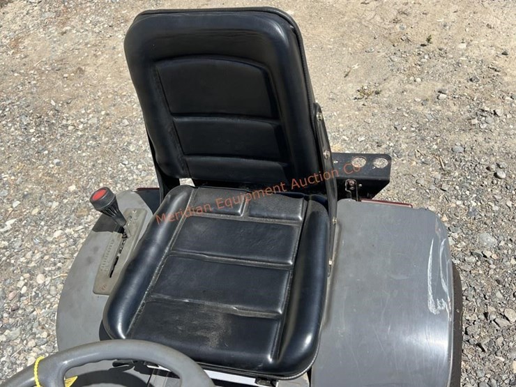 white-by-mtd-42"-16hp-riding-mower-image-9