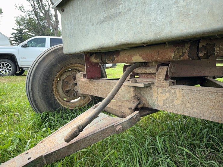 galvanized-flair-box-wagon-w/-hyd-hoist-image-4
