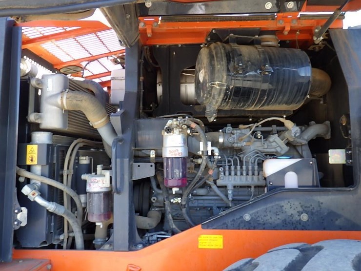 2017-hitachi-zw250-image-27