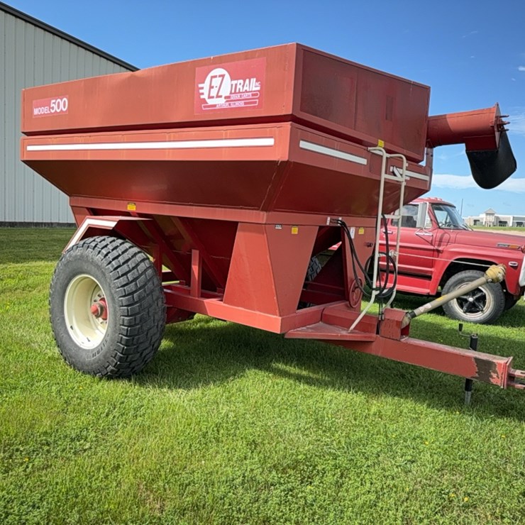 E-Z Trail Model 500 Grain Cart