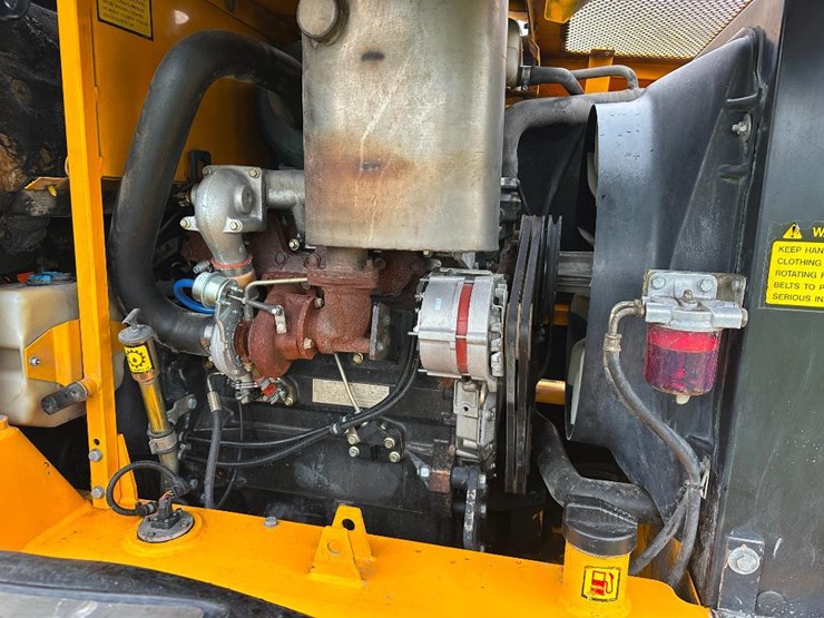 2002-jcb-411ht-image-35