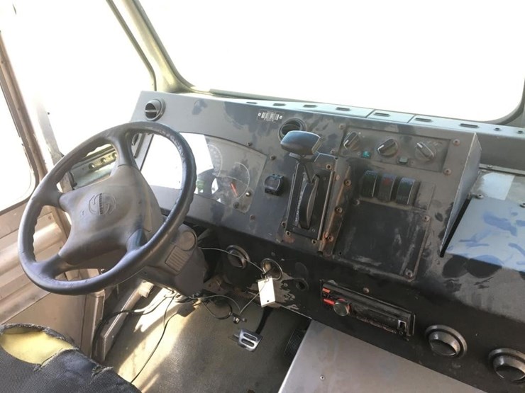 2009-workhorse-w42-image-6