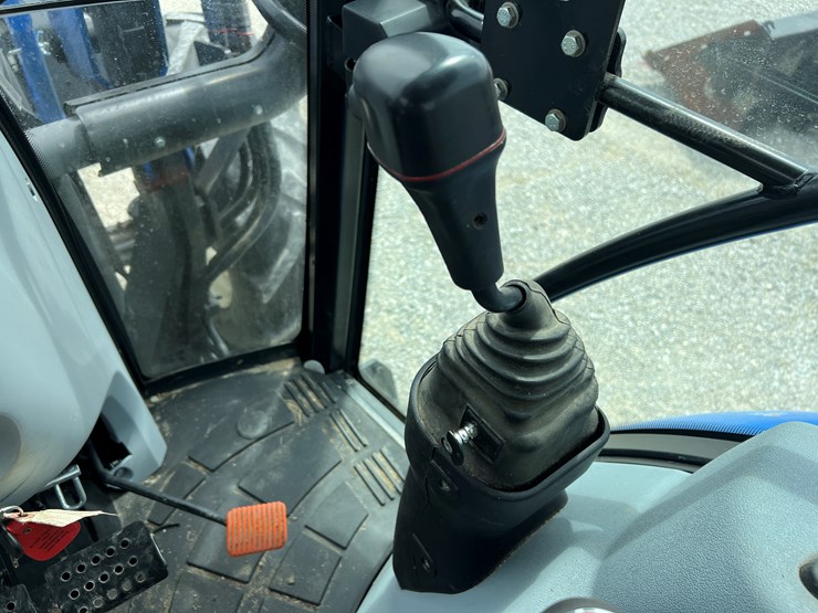 2020-new-holland-workmaster-105-image-16