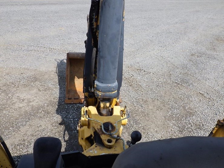 2006-deere-710g-image-42