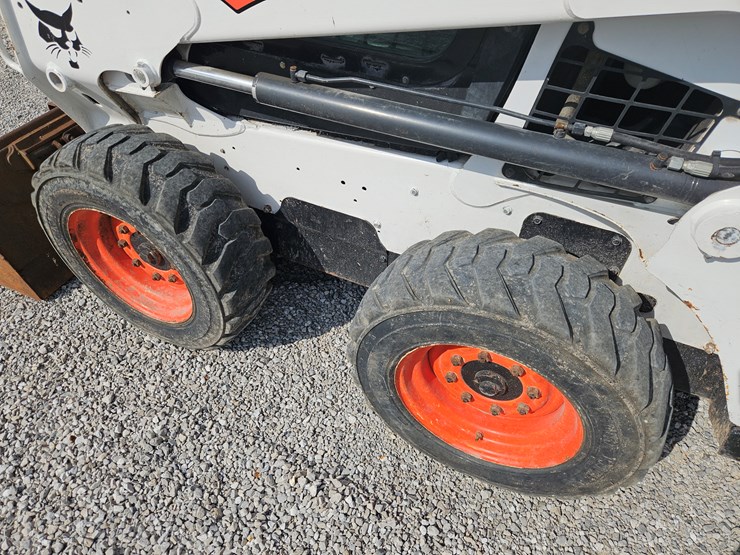 2015-bobcat-s550-image-15