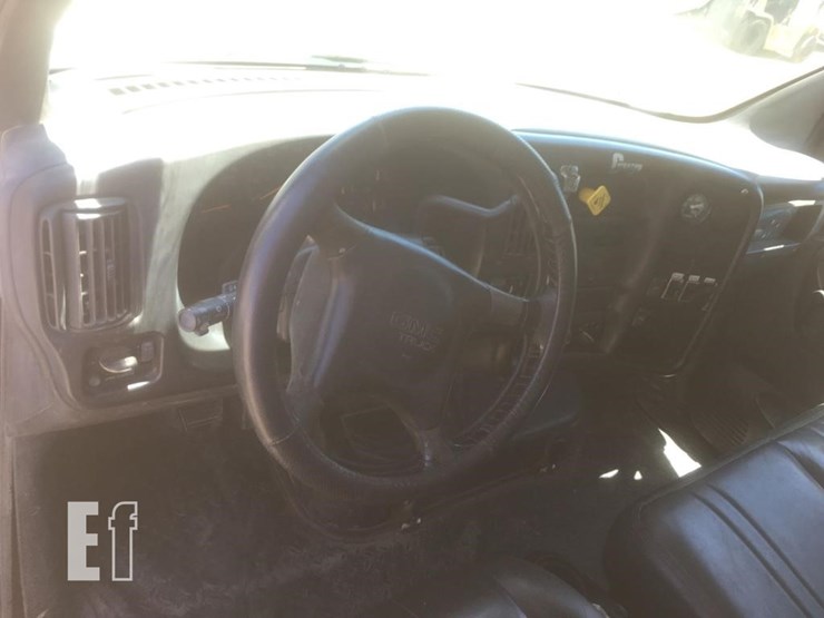2004-gmc-topkick-c7500-image-7
