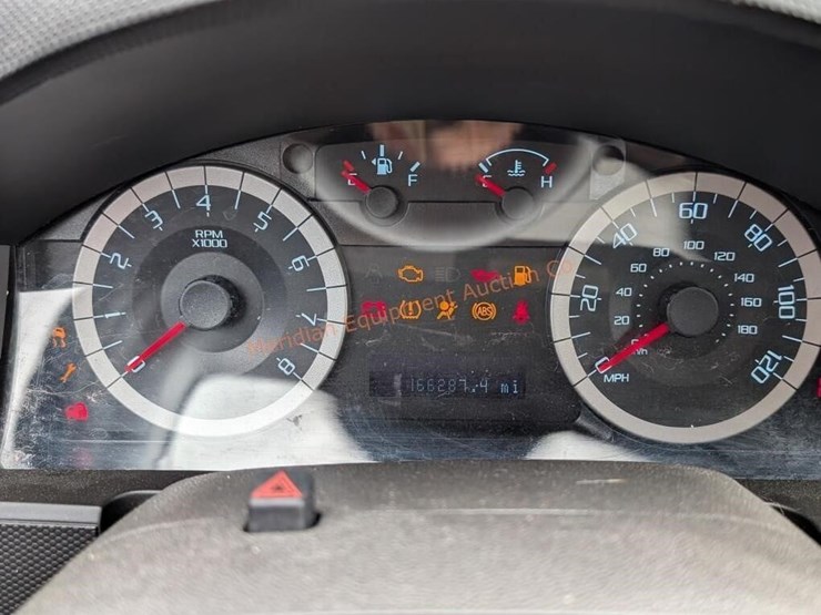 2010-ford-escape-image-18