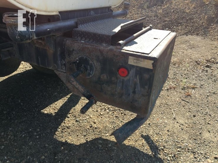 2012-ford-f750-image-12