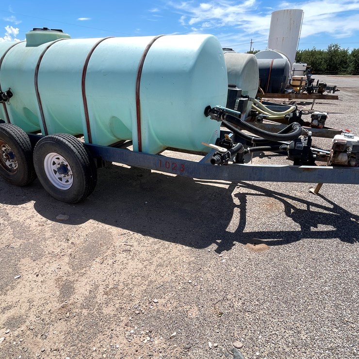 #9140 • 1000-Gallon Fertilizer Tank