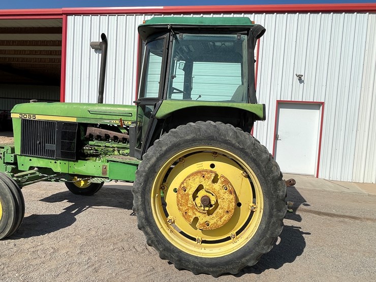 john-deere-3055-image-47